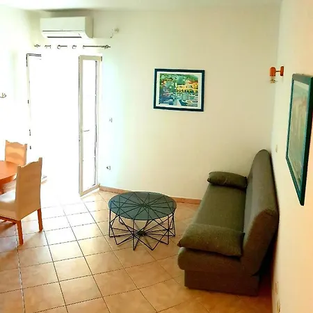 Ivo, Apartment Bol