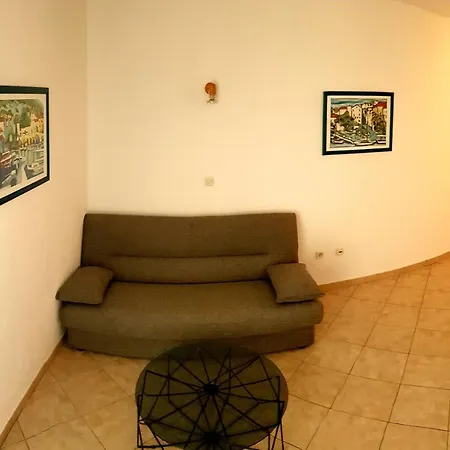 Ivo, Apartamento