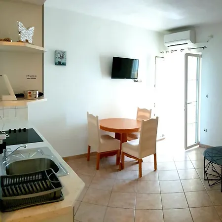 Ivo, Apartamento Bol